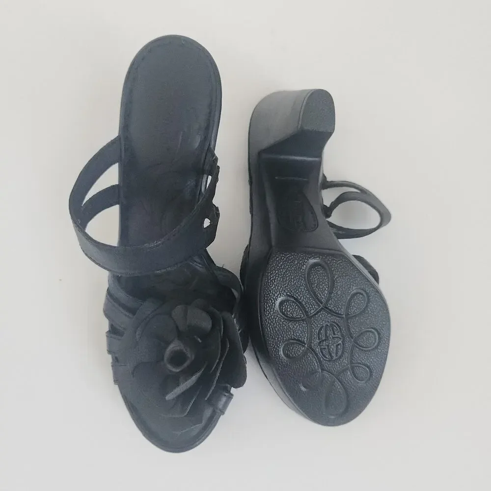 Born Flower Leather Sandals Black - Picture 10 of 10